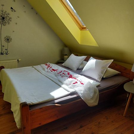 Jaun-Ievinas Hotel Rauna Eksteriør billede