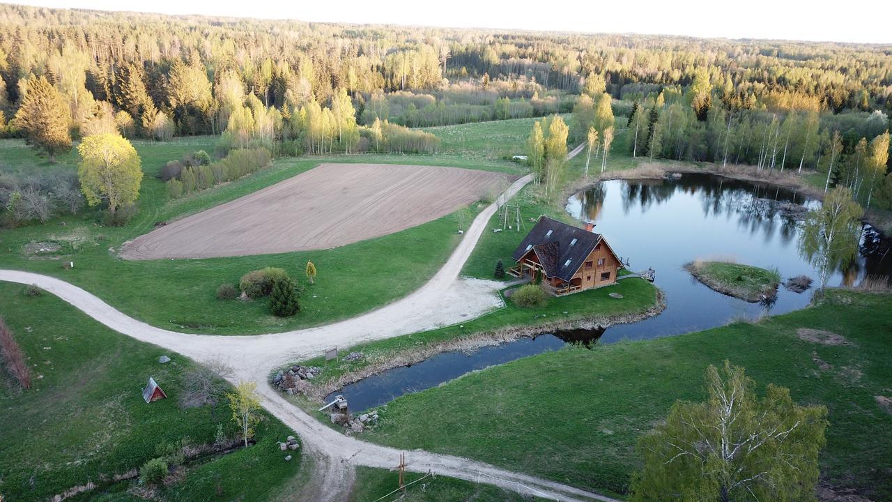 Jaun-Ievinas Hotel Rauna Eksteriør billede